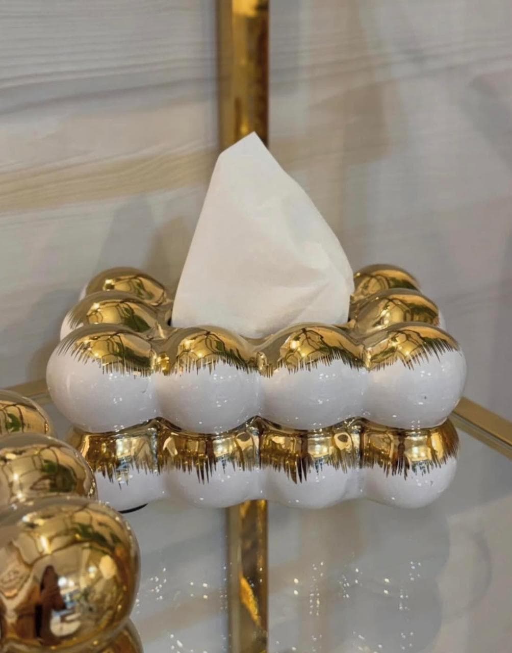 Boîte à mouchoirs décorative dorée et blanche